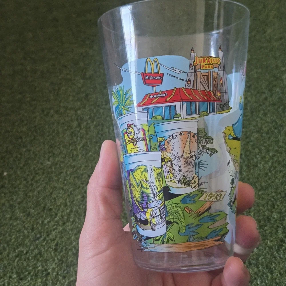 McDonald's 2024 Collector's Edition Cup Minions, Jurassic Park, Shreks - Picture 3 of 3